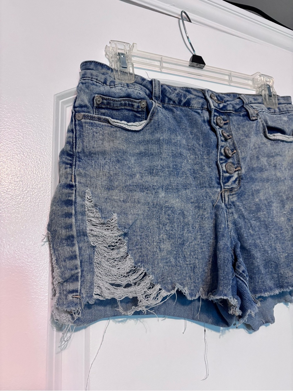 Indigo Rein Distressed High Rise Denim Shorts Size 13/30 Button Fly - Picture 4 of 12